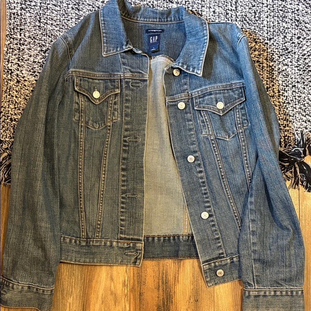 GAP Women's Classic Indigo Jean Jacket